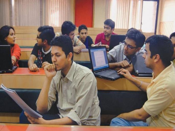 Design is an attractive career for students a great need in India How Much Opportunity know it here | विद्यार्थ्यांसाठी 'डिझाइन' हे आकर्षक करिअर, भारतात मोठी गरज; संधी अन् वेतन किती?