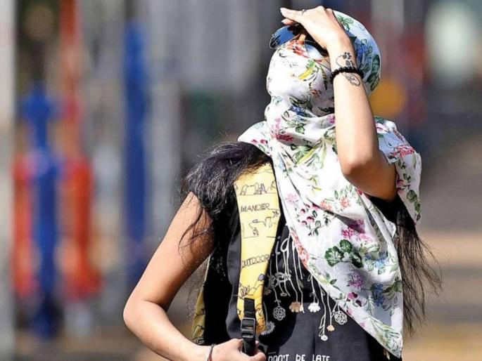 Monsoon covers half of Maharashtra but no rains in many parts of state | मान्सूनने अर्धा महाराष्ट्र व्यापला, तरीही पावसाची मात्र हुलकावणी; मुंबईकर उकाड्याने हैराण! Monsoon covers half of Maharashtra but no rains in many parts of state | मान्सूनने अर्धा महाराष्ट्र व्यापला, तरीही पावसाची मात्र हुलकावणी; मुंबईकर उकाड्याने हैराण!