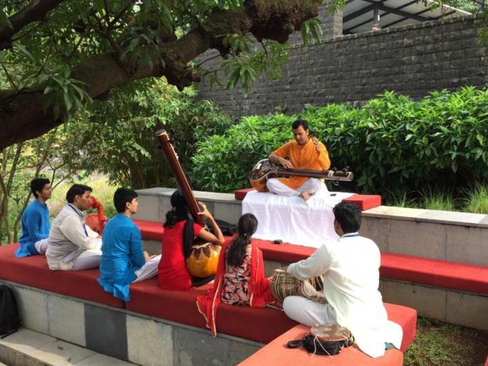 Guru Purnima 2022: Classical music art that preserves the heritage of Guru-Shishya tradition and shows the desire to take the disciple as Guru! | Guru Purnima 2022: गुरु-शिष्य परंपरेचा वारसा जपणारी आणि शिष्याला गुरुपदी नेण्याची तळमळ दर्शवणारी शास्त्रीय संगीत कला! Guru Purnima 2022: Classical music art that preserves the heritage of Guru-Shishya tradition and shows the desire to take the disciple as Guru! | Guru Purnima 2022: गुरु-शिष्य परंपरेचा वारसा जपणारी आणि शिष्याला गुरुपदी नेण्याची तळमळ दर्शवणारी शास्त्रीय संगीत कला!