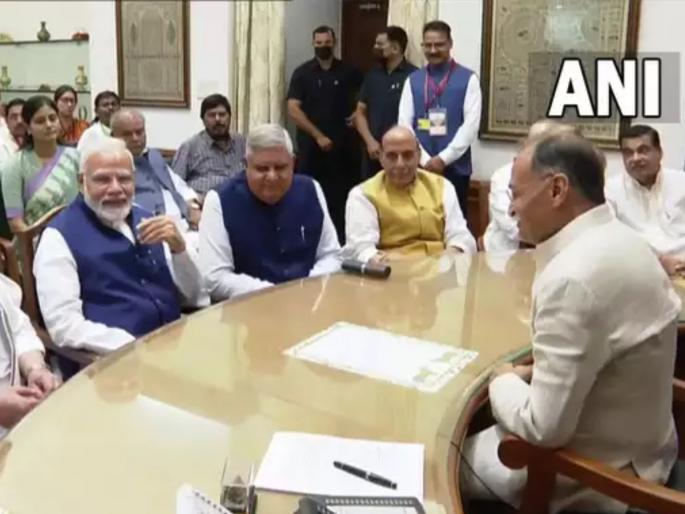 Jagdeep Dhankhar And Pm Narendra Modi Interesting Chemistry During Nomination For The Vice Presidential Elections | Jagdeep Dhankhar: एकसारखे कपडे, हातात हात अन् गुफ्तगू; अर्ज दाखल करताना धनखड आणि मोदींची अनोखी केमिस्ट्री! Jagdeep Dhankhar And Pm Narendra Modi Interesting Chemistry During Nomination For The Vice Presidential Elections | Jagdeep Dhankhar: एकसारखे कपडे, हातात हात अन् गुफ्तगू; अर्ज दाखल करताना धनखड आणि मोदींची अनोखी केमिस्ट्री!