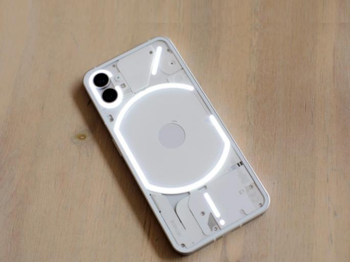 Nothing Phone 1 users report issues with their smartphones here what we know | Nothing Phone 1 खरेदी केलेल्यांनी अक्षरश: डोक्यावर हात मारला, डिस्प्लेशी निगडीत तक्रारी; पाहा... Nothing Phone 1 users report issues with their smartphones here what we know | Nothing Phone 1 खरेदी केलेल्यांनी अक्षरश: डोक्यावर हात मारला, डिस्प्लेशी निगडीत तक्रारी; पाहा...