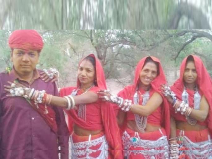 alirajpur samrath singh maurya madhya pradesh gram panchayat election result 2022 sarpanch two wives win | पंचायत निवडणुकीआधी तीन महिलांसोबत केलं लग्न, निकालात दोन पत्नी निवडूनही आल्या!; नेमकं प्रकरण काय? alirajpur samrath singh maurya madhya pradesh gram panchayat election result 2022 sarpanch two wives win | पंचायत निवडणुकीआधी तीन महिलांसोबत केलं लग्न, निकालात दोन पत्नी निवडूनही आल्या!; नेमकं प्रकरण काय?