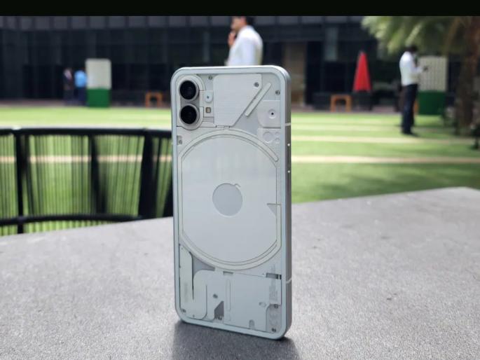 nothing phone 1 brightness level is not as same as what company claims says report | Nothing Phone 1 खरेदी करणाऱ्यांसोबत धोका? ब्राइटनेस लेव्हल खूपच कमी, युझर्सना पश्चाताप! nothing phone 1 brightness level is not as same as what company claims says report | Nothing Phone 1 खरेदी करणाऱ्यांसोबत धोका? ब्राइटनेस लेव्हल खूपच कमी, युझर्सना पश्चाताप!