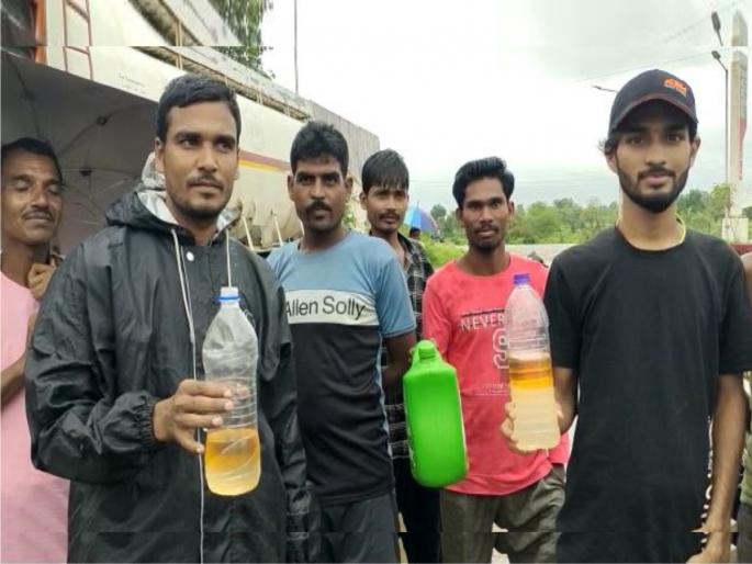 gondia news selling water instead of petrol at the petrol pump vehicles stopped working | धक्कादायक! पेट्रोल पंपावर चक्क पेट्रोलऐवजी पाण्याची विक्री, वाहनं बंद पडली अन् बिंग फुटलं! gondia news selling water instead of petrol at the petrol pump vehicles stopped working | धक्कादायक! पेट्रोल पंपावर चक्क पेट्रोलऐवजी पाण्याची विक्री, वाहनं बंद पडली अन् बिंग फुटलं!