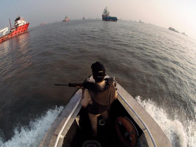 mumbai police patrolling boat fraud | पेट्रोलिंग बोट, इंजिनात खोट! पोलिसांच्या गस्ती नौकेला दुबई पोलिसांचे भंगार इंजिन, मोठा घोटाळा उघड mumbai police patrolling boat fraud | पेट्रोलिंग बोट, इंजिनात खोट! पोलिसांच्या गस्ती नौकेला दुबई पोलिसांचे भंगार इंजिन, मोठा घोटाळा उघड