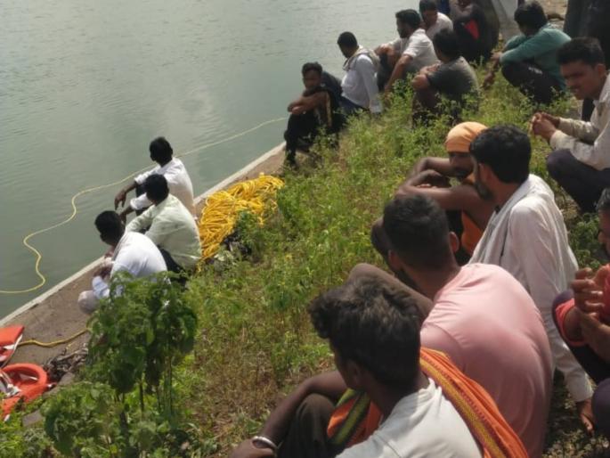 Saint Gadgebaba rescue team of Pinjar recovered the body of the youth who drowned in the dam | धरणात बुडालेला युवकाचा मृतदेह पिंजरच्या संत गाडगेबाबा बचाव पथकाने काढला शोधून! Saint Gadgebaba rescue team of Pinjar recovered the body of the youth who drowned in the dam | धरणात बुडालेला युवकाचा मृतदेह पिंजरच्या संत गाडगेबाबा बचाव पथकाने काढला शोधून!