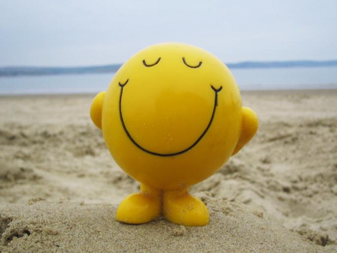 Life lesson: If you want to live a happy life, start doing 'this' one thing immediately! | Life lesson : आयुष्य आनंदाने जगायचे असेल तर 'ही' एकच गोष्ट करायला ताबडतोब सुरुवात करा! Life lesson: If you want to live a happy life, start doing 'this' one thing immediately! | Life lesson : आयुष्य आनंदाने जगायचे असेल तर 'ही' एकच गोष्ट करायला ताबडतोब सुरुवात करा!