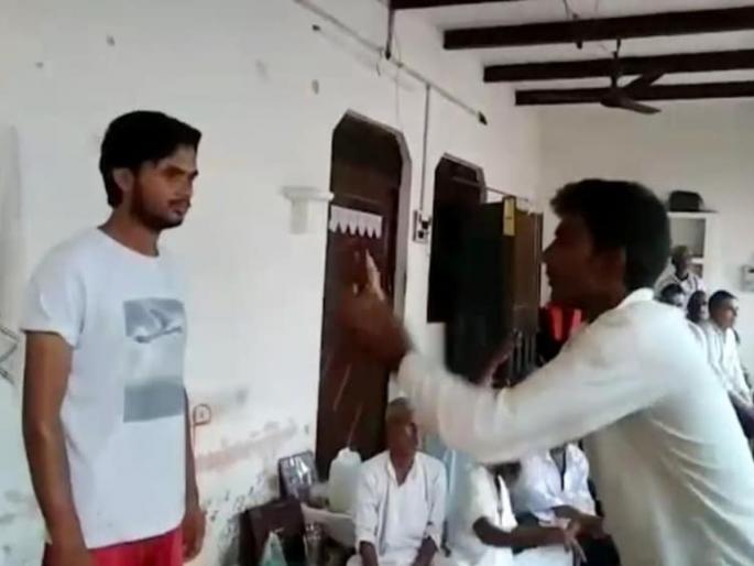 snake attacked rajat 8 times in agra all efforts to catch snake failed | एकाच सापाचा १५ दिवसांत तरुणाला ८ वेळा दंश, एकटा दिसताच करतो हल्ला; पकडण्याचे सर्व प्रयत्न फेल! snake attacked rajat 8 times in agra all efforts to catch snake failed | एकाच सापाचा १५ दिवसांत तरुणाला ८ वेळा दंश, एकटा दिसताच करतो हल्ला; पकडण्याचे सर्व प्रयत्न फेल!