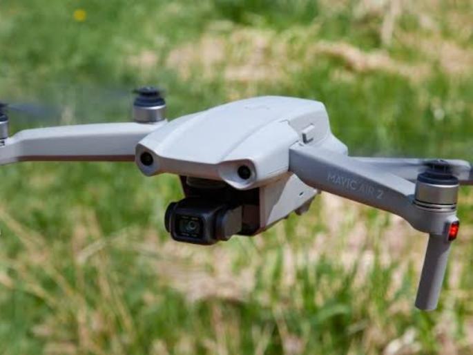 Drones hovering near the protective wall of DRDO in Nashik | नाशिकमधील ‘डीआरडीओ’च्या संरक्षक भींतीजवळ ड्रोनच्या घिरट्या Drones hovering near the protective wall of DRDO in Nashik | नाशिकमधील ‘डीआरडीओ’च्या संरक्षक भींतीजवळ ड्रोनच्या घिरट्या