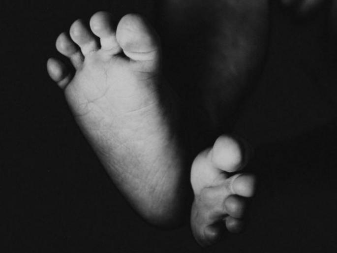 Dead infent found in public womens toilet | सार्वजनिक महिला स्वच्छतागृहात आढळली मृत ‘नकोशी’! Dead infent found in public womens toilet | सार्वजनिक महिला स्वच्छतागृहात आढळली मृत ‘नकोशी’!