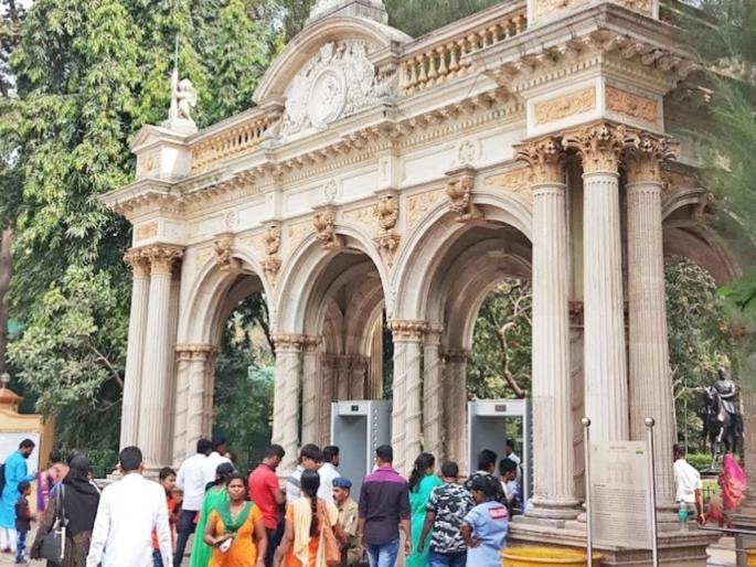children will soon have a trip to the ranichi baug in an open double decker bus | खुल्या डबलडेकर बसमधून बच्चे कंपनीला लवकरच घडणार राणीच्या बागेची सफर children will soon have a trip to the ranichi baug in an open double decker bus | खुल्या डबलडेकर बसमधून बच्चे कंपनीला लवकरच घडणार राणीच्या बागेची सफर