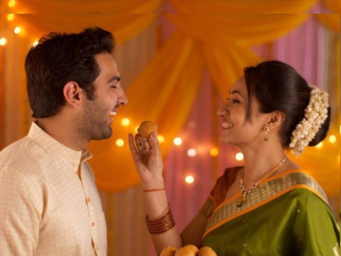 Kojagiri Purnima 2022 : Husbands who want their wives to listen to them must read the Kojagiri Purnima story! | Kojagiri Purnima 2022 : बायकोने आपले ऐकावे असे ज्या नवऱ्यांना वाटते, त्यांनी कोजागरी पौर्णिमा कहाणी वाचाच! Kojagiri Purnima 2022 : Husbands who want their wives to listen to them must read the Kojagiri Purnima story! | Kojagiri Purnima 2022 : बायकोने आपले ऐकावे असे ज्या नवऱ्यांना वाटते, त्यांनी कोजागरी पौर्णिमा कहाणी वाचाच!