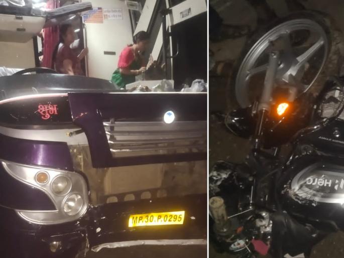 Two youths killed in collision with traveller incident at Chinchkhed Phata | ट्रॅव्हल्सच्या धडकेत दोन युवक ठार, चिंचखेड फाट्यावरील घटना Two youths killed in collision with traveller incident at Chinchkhed Phata | ट्रॅव्हल्सच्या धडकेत दोन युवक ठार, चिंचखेड फाट्यावरील घटना