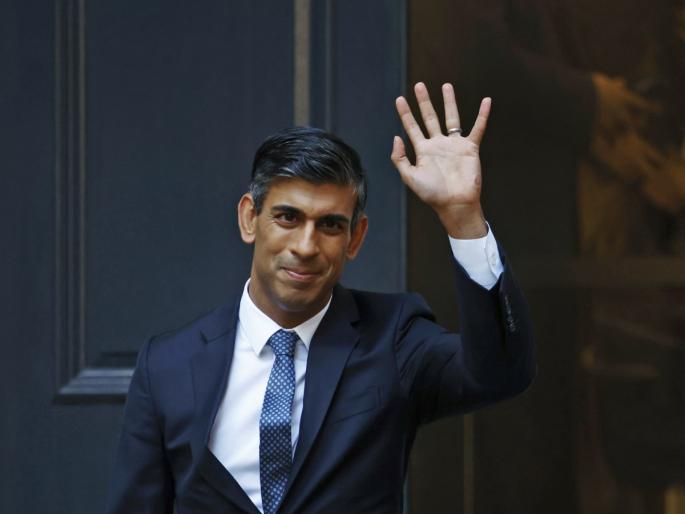 I will unite country with actions Rishi Sunak says in first address as UK PM | देश सध्या संकटात, आधीच्या पंतप्रधानांकडून झालेल्या चुका सुधारणार; PM होताच ऋषी सुनक स्पष्टच बोलले! I will unite country with actions Rishi Sunak says in first address as UK PM | देश सध्या संकटात, आधीच्या पंतप्रधानांकडून झालेल्या चुका सुधारणार; PM होताच ऋषी सुनक स्पष्टच बोलले!