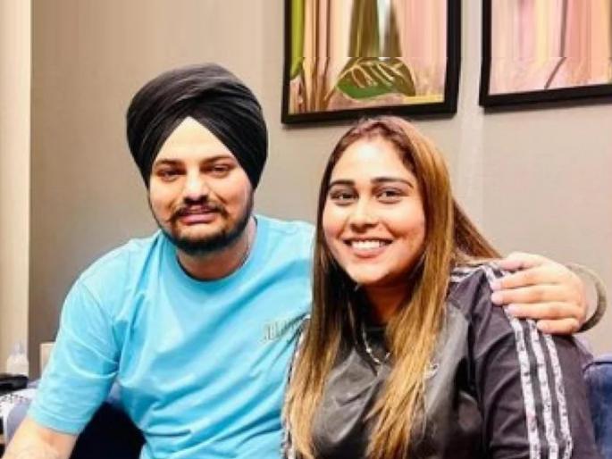 punjabi singer afsana khan summoned in criminal gangster terror case sidhu moose wala | मुसेवाला हत्याकांडात मानलेली बहिण अफसाना खान संशयाच्या भोवऱ्यात; NIA कडून ५ तास चौकशी! punjabi singer afsana khan summoned in criminal gangster terror case sidhu moose wala | मुसेवाला हत्याकांडात मानलेली बहिण अफसाना खान संशयाच्या भोवऱ्यात; NIA कडून ५ तास चौकशी!