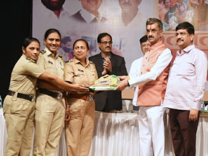 For the second-third time, action will be taken against those who transport alcohol by filling the tempo! - Desai | दुसऱ्या-तिसऱ्यांदा टेम्पो भरून मद्य वाहतूक करणार्यांवर मोकाखाली कारवाई! - देसाई For the second-third time, action will be taken against those who transport alcohol by filling the tempo! - Desai | दुसऱ्या-तिसऱ्यांदा टेम्पो भरून मद्य वाहतूक करणार्यांवर मोकाखाली कारवाई! - देसाई