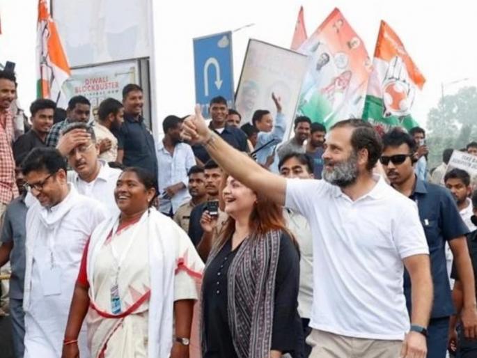 Farmers laborers entrepreneurs participate Enormous excitement on the second day of Bharat Jodo Thousands joined by carrying the tricolor flag | शेतकरी, कष्टकरी, उद्योजक सहभागी! ‘भारत जोडो’त दुसऱ्या दिवशीही प्रचंड उत्साह; ‘तिरंगा’ ध्वज हाती घेऊन हजारो सामील Farmers laborers entrepreneurs participate Enormous excitement on the second day of Bharat Jodo Thousands joined by carrying the tricolor flag | शेतकरी, कष्टकरी, उद्योजक सहभागी! ‘भारत जोडो’त दुसऱ्या दिवशीही प्रचंड उत्साह; ‘तिरंगा’ ध्वज हाती घेऊन हजारो सामील