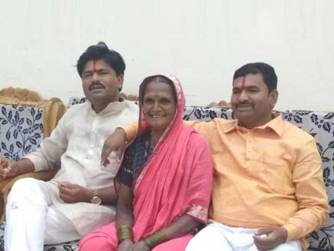 Gopichand Padalkar Mother hirabai padalkar elected as Sarpanch victory in Padalkarwadi | Gopichand Padalkar Mother: गोपीचंद पडळकरांच्या मातोश्री बनल्या सरपंच! पडळकरवाडीत दणदणीत विजय Gopichand Padalkar Mother hirabai padalkar elected as Sarpanch victory in Padalkarwadi | Gopichand Padalkar Mother: गोपीचंद पडळकरांच्या मातोश्री बनल्या सरपंच! पडळकरवाडीत दणदणीत विजय
