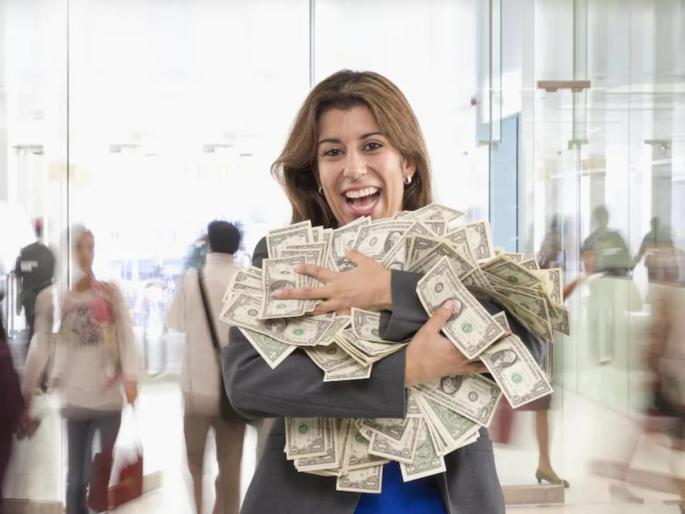 this company gave 50 months salary as bonus to employees | नादच खुळा! ४ वर्षात जितका पगार मिळतो, तितका 'या' कंपनीनं एका झटक्यात बोनस दिला this company gave 50 months salary as bonus to employees | नादच खुळा! ४ वर्षात जितका पगार मिळतो, तितका 'या' कंपनीनं एका झटक्यात बोनस दिला