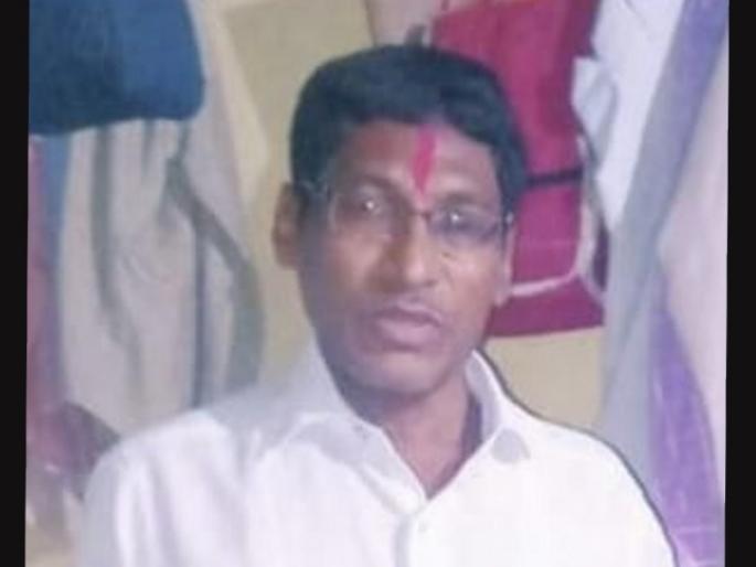 A teacher coming from Parbhani to Sawantwadi died in the bus, heart attack during Kankavali Foda. | परभणी वरून सावंतवाडीकडे येणाऱ्या शिक्षकाचा बसमध्येच मृत्यू, कणकवली फोडा दरम्यान हृदयविकाराचा झटका A teacher coming from Parbhani to Sawantwadi died in the bus, heart attack during Kankavali Foda. | परभणी वरून सावंतवाडीकडे येणाऱ्या शिक्षकाचा बसमध्येच मृत्यू, कणकवली फोडा दरम्यान हृदयविकाराचा झटका