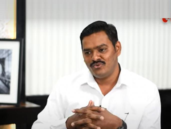 Big entrepreneurs give us a pat on the back You have Lakshmi and we have Saraswati | बड्या उद्योजकांनो, आमच्या पाठीवर थाप तर मारून बघा; तुमच्याकडे लक्ष्मी आहे तर आमच्याकडे सरस्वती Big entrepreneurs give us a pat on the back You have Lakshmi and we have Saraswati | बड्या उद्योजकांनो, आमच्या पाठीवर थाप तर मारून बघा; तुमच्याकडे लक्ष्मी आहे तर आमच्याकडे सरस्वती