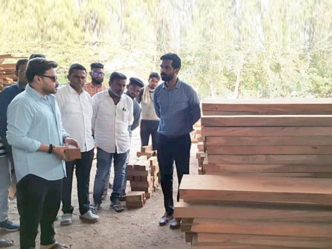 Dandakarana doors 45 carved doors and windows will be made for the Ram temple in Ayodhya | अयोध्येतील राम मंदिराला दंडकारण्यातील दरवाजे, ४५ नक्षीदार दरवाजे-खिडक्या बनविणार Dandakarana doors 45 carved doors and windows will be made for the Ram temple in Ayodhya | अयोध्येतील राम मंदिराला दंडकारण्यातील दरवाजे, ४५ नक्षीदार दरवाजे-खिडक्या बनविणार