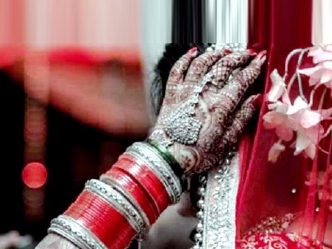 baraat returned after bride reduses to marry due to groom slapped by angry father chitrakoot | लग्नाच्या विधी सुरू असताना वारंवार वधूच्या रुममध्ये जात होता नवरदेव; बापानं कानशिलात लगावली, मग... baraat returned after bride reduses to marry due to groom slapped by angry father chitrakoot | लग्नाच्या विधी सुरू असताना वारंवार वधूच्या रुममध्ये जात होता नवरदेव; बापानं कानशिलात लगावली, मग...