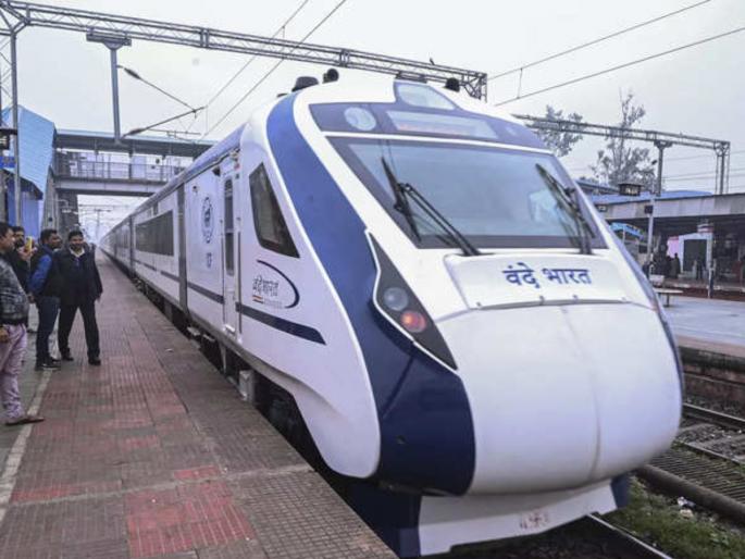 'Vande Bharat' will run at a speed of 110, sixteen coaches and stops at seven stations | ‘वंदे भारत’ धावणार ११० च्या स्पीडने, सोळा डबे अन् सात स्थानकांचे थांबे 'Vande Bharat' will run at a speed of 110, sixteen coaches and stops at seven stations | ‘वंदे भारत’ धावणार ११० च्या स्पीडने, सोळा डबे अन् सात स्थानकांचे थांबे