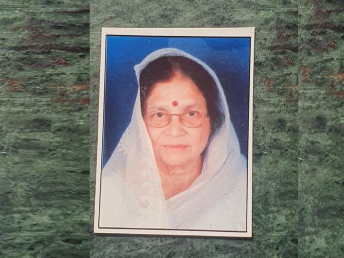 Rukmini Satarkar wife of baba maharaj satarkar passed away in navi mumbai | ह.भ.प. बाबा महाराज सातारकर यांच्या धर्मपत्नी माईसाहेब सातारकर यांचे निधन Rukmini Satarkar wife of baba maharaj satarkar passed away in navi mumbai | ह.भ.प. बाबा महाराज सातारकर यांच्या धर्मपत्नी माईसाहेब सातारकर यांचे निधन