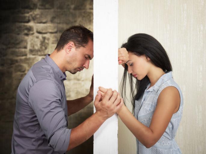 Vastu Shastra: Having daily fights despite love marriage? Then try this remedy! | Vastu Shastra: प्रेम विवाह करूनही रोजची भांडणं होत आहेत? मग 'हे' उपाय जरूर करून पहा! Vastu Shastra: Having daily fights despite love marriage? Then try this remedy! | Vastu Shastra: प्रेम विवाह करूनही रोजची भांडणं होत आहेत? मग 'हे' उपाय जरूर करून पहा!