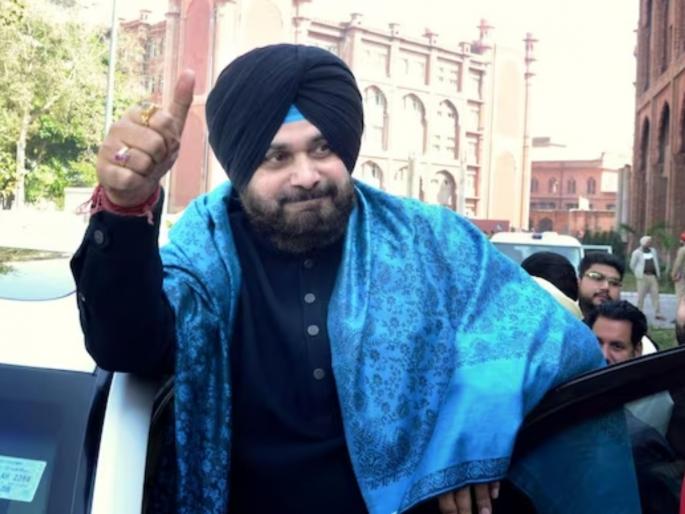 navjot singh sidhu release from patiala jail after 10 months serving sentence in 1988 road rage case | Navjot Singh Sidhu: नवज्योत सिंग सिद्धू तुरुंगातून बाहेर येताच म्हणाले...राहुल गांधीच देशाची नवी क्रांती! navjot singh sidhu release from patiala jail after 10 months serving sentence in 1988 road rage case | Navjot Singh Sidhu: नवज्योत सिंग सिद्धू तुरुंगातून बाहेर येताच म्हणाले...राहुल गांधीच देशाची नवी क्रांती!