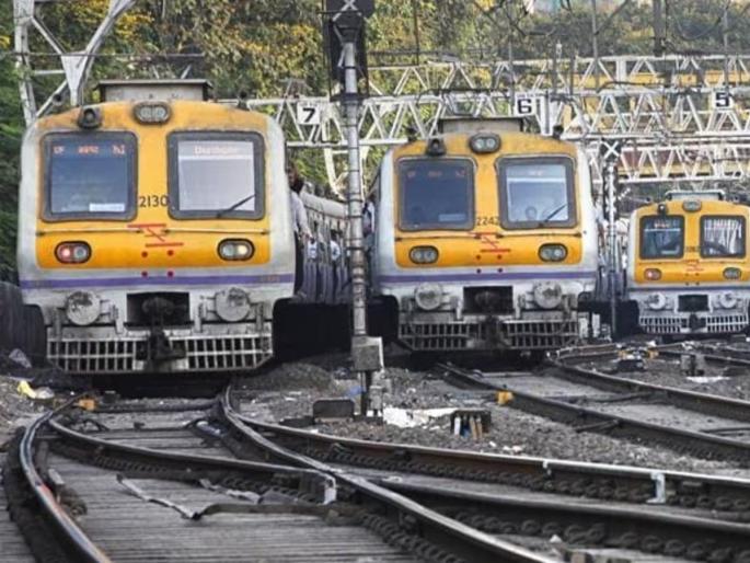 mumbai local live updates western central and harbour line city local train service | Mumbai Local Live: पाणी ओसरले; मध्य-हार्बर रेल्वेची सेवा सुरू, लोकल १५ मिनिटे विलंबाने mumbai local live updates western central and harbour line city local train service | Mumbai Local Live: पाणी ओसरले; मध्य-हार्बर रेल्वेची सेवा सुरू, लोकल १५ मिनिटे विलंबाने