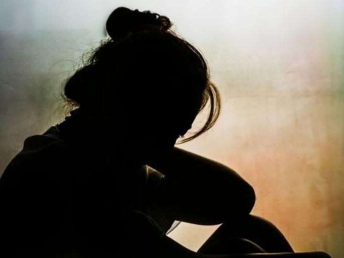 Husband took obscene photos when wife sleeps now wife lodges complaint of torture for five years | ‘ती’ झोपली की, पती अश्लील फोटो काढायचा! पाच वर्षे छळ झाल्याची पत्नीची तक्रार Husband took obscene photos when wife sleeps now wife lodges complaint of torture for five years | ‘ती’ झोपली की, पती अश्लील फोटो काढायचा! पाच वर्षे छळ झाल्याची पत्नीची तक्रार