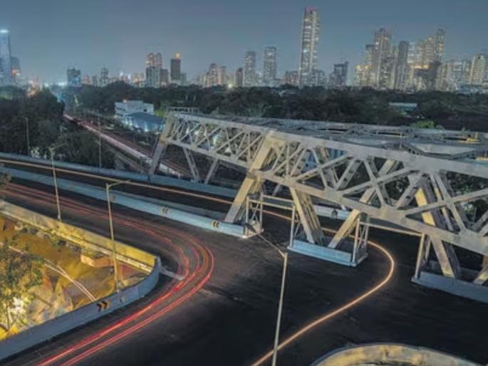 One lane of the stalled Lower Paral flyover opened on 18 September | रखडलेल्या लोअर परळ उड्डाणपुलाची एक मार्गिका १८ सप्टेंबरला खुली  One lane of the stalled Lower Paral flyover opened on 18 September | रखडलेल्या लोअर परळ उड्डाणपुलाची एक मार्गिका १८ सप्टेंबरला खुली