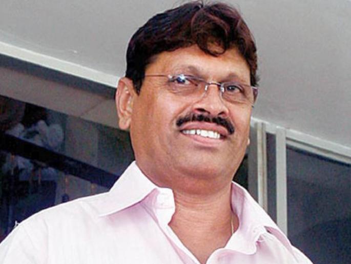 former minister babanrao gholap on the way to the shinde group thackeray is preparing to leave the group | माजी मंत्री बबनराव घोलप शिंदे गटाच्या वाटेवर? ठाकरे गट सोडण्याच्या तयारीत former minister babanrao gholap on the way to the shinde group thackeray is preparing to leave the group | माजी मंत्री बबनराव घोलप शिंदे गटाच्या वाटेवर? ठाकरे गट सोडण्याच्या तयारीत