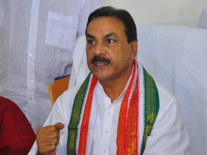 Maharashtra Congress leader refuses to campaign over no ticket to Muslims | काँग्रेसचा प्रचार यापुढे करणार नाही, नसीम खान यांची घोषणा; मुंबईत काँग्रेसला आणखी एक धक्का! Maharashtra Congress leader refuses to campaign over no ticket to Muslims | काँग्रेसचा प्रचार यापुढे करणार नाही, नसीम खान यांची घोषणा; मुंबईत काँग्रेसला आणखी एक धक्का!