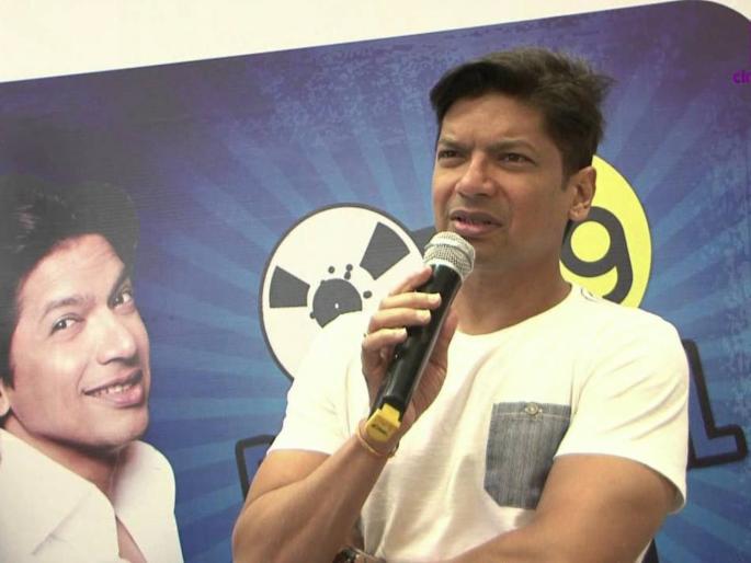 Singer Shantanu Mukherjee says Mumbaikars dont go out | गायक शंतनू मुखर्जी म्हणताे, मुंबईकरांनो, बाहेर जाऊ नका! Singer Shantanu Mukherjee says Mumbaikars dont go out | गायक शंतनू मुखर्जी म्हणताे, मुंबईकरांनो, बाहेर जाऊ नका!