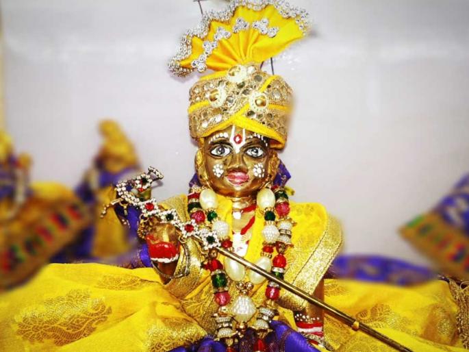 Rang Panchami 2025: Why are the gods in the home temple put colors on Rang Panchami? Know the reason... | Rang Panchami 2025: रंगपंचमीला देवघरातल्या देवांना का लावला जातो रंग? जाणून घ्या कारण... Rang Panchami 2025: Why are the gods in the home temple put colors on Rang Panchami? Know the reason... | Rang Panchami 2025: रंगपंचमीला देवघरातल्या देवांना का लावला जातो रंग? जाणून घ्या कारण...