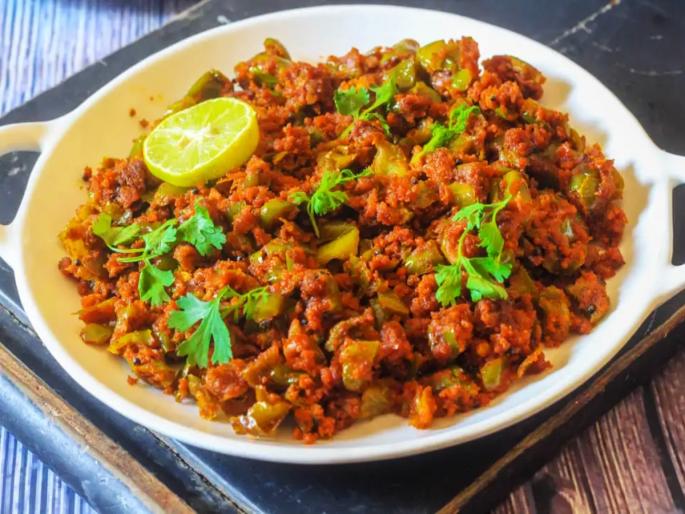 Lunchbox Recipe: Make 'this' way of making green chillies by grinding them in flour; they won't be dry, they can be taken in a container too | Lunchbox Recipe: ढोबळी मिरचीची 'अशी' करा पीठ पेरून भाजी; कोरडीही होत नाही-डब्यालाही नेता येते