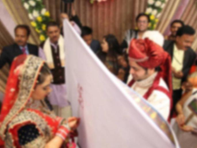 covid 19 rules break seal on 10 wedding halls | प्रशासन लागलं कामाला! जळगावात नियम मोडणारी १० मंगल कार्यालयं सील, २५ गुन्हे दाखल covid 19 rules break seal on 10 wedding halls | प्रशासन लागलं कामाला! जळगावात नियम मोडणारी १० मंगल कार्यालयं सील, २५ गुन्हे दाखल