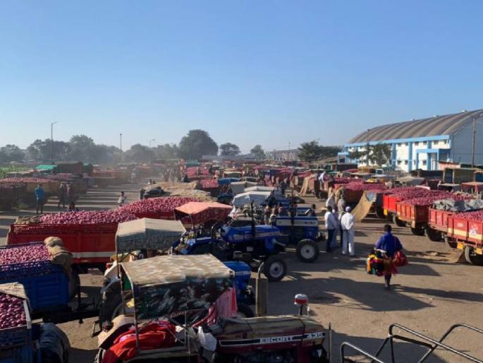 Auction of agricultural produce closed tomorrow at Vinchoor Upabazaar Samiti premises | विंचूर उपबाजार समिती आवारात उद्या शेतीमालाचे लिलाव बंद