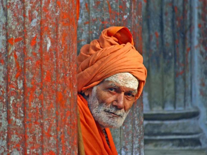 Life Lesson: How to find the path to happiness? A sage gave a mantra! | Life Lesson: सुखाचा राजमार्ग कसा शोधायचा? एका साधूंनी दिला कानमंत्र! Life Lesson: How to find the path to happiness? A sage gave a mantra! | Life Lesson: सुखाचा राजमार्ग कसा शोधायचा? एका साधूंनी दिला कानमंत्र!