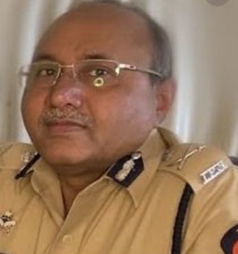 Suspense of the transfer of the Commissioner of Police | पोलीस आयुक्तांच्या बदल्यांचा सस्पेन्स Suspense of the transfer of the Commissioner of Police | पोलीस आयुक्तांच्या बदल्यांचा सस्पेन्स