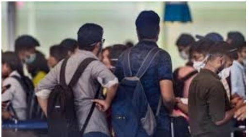 28 students stranded in Russia have been reached home | रशियात अडकलेल्या २८ विद्यार्थ्यांना पोहोचविले घरी