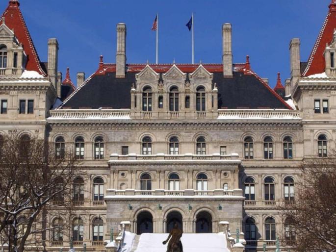 Cyberattack hits New York state government bill drafting office | अर्थसंकल्पाची लगबग सुरु असतानाच न्यूयॉर्कच्या मसुदा छापणाऱ्या कार्यालयावर सायबर हल्ला Cyberattack hits New York state government bill drafting office | अर्थसंकल्पाची लगबग सुरु असतानाच न्यूयॉर्कच्या मसुदा छापणाऱ्या कार्यालयावर सायबर हल्ला