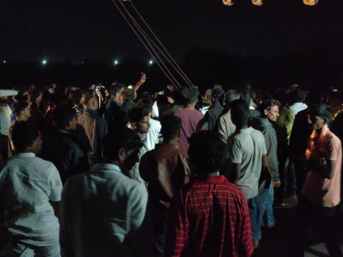 five members of the same family died in an accident near newasa fata | एकाच कुटुंबातील पाच सदस्यांचा अपघातात मृत्यू