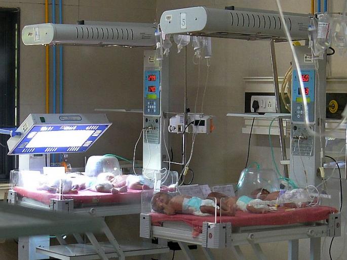 In Nashik, 55 infants have stopped breathing in Thirty days | नाशिकमध्ये जिल्हा रुग्णालयात 30 दिवसांत 55 अर्भकांचा थांबला श्वास In Nashik, 55 infants have stopped breathing in Thirty days | नाशिकमध्ये जिल्हा रुग्णालयात 30 दिवसांत 55 अर्भकांचा थांबला श्वास