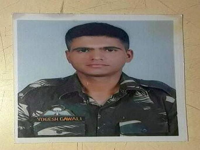 116 paramilitary battalion casualties die; The funeral of the veteran | ११६पॅरा टॅरोटोरियल बटालियनच्या जवानाचा अपघातात मृत्यू; लष्करी इतमामात अंत्यसंस्कार 116 paramilitary battalion casualties die; The funeral of the veteran | ११६पॅरा टॅरोटोरियल बटालियनच्या जवानाचा अपघातात मृत्यू; लष्करी इतमामात अंत्यसंस्कार