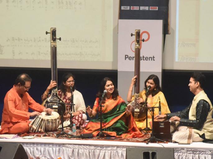 Pandit Kumar Gandharva's birth centenary music festival ends grandly, 'Kaljayi' turns out to be a rich feast of classical music | पं. कुमार गंधर्व जन्म शताब्दी: संगीत महोत्सवाचा थाटात समारोप, शास्त्रीय सुरावटींची रसाळ मेजवानी ठरला ‘कालजयी’ Pandit Kumar Gandharva's birth centenary music festival ends grandly, 'Kaljayi' turns out to be a rich feast of classical music | पं. कुमार गंधर्व जन्म शताब्दी: संगीत महोत्सवाचा थाटात समारोप, शास्त्रीय सुरावटींची रसाळ मेजवानी ठरला ‘कालजयी’