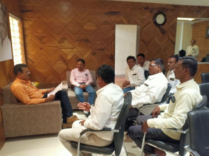 Washim: No funding from the government; Payments do not settle! Teacher Action Committee Aggressive, Will Deputy Chief Minister Heed? | Washim: शासनाकडून निधीच मिळेना; देयके निकाली निघेना! शिक्षक कृती समिती आक्रमक, उपमुख्यमंत्री लक्ष देतील का? Washim: No funding from the government; Payments do not settle! Teacher Action Committee Aggressive, Will Deputy Chief Minister Heed? | Washim: शासनाकडून निधीच मिळेना; देयके निकाली निघेना! शिक्षक कृती समिती आक्रमक, उपमुख्यमंत्री लक्ष देतील का?